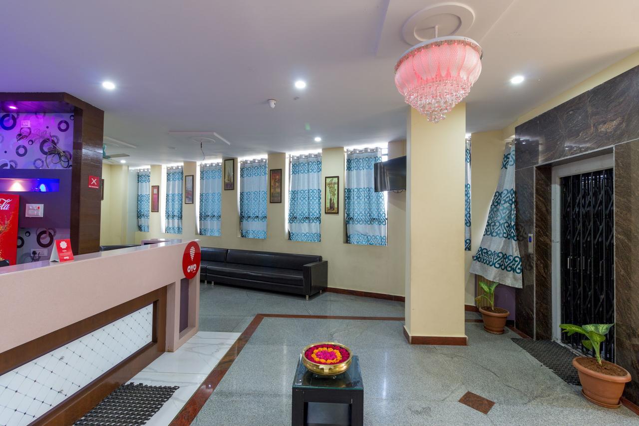 Hotel Oyo 7627 Royal Plaza Hajdarabad Zewnętrze zdjęcie