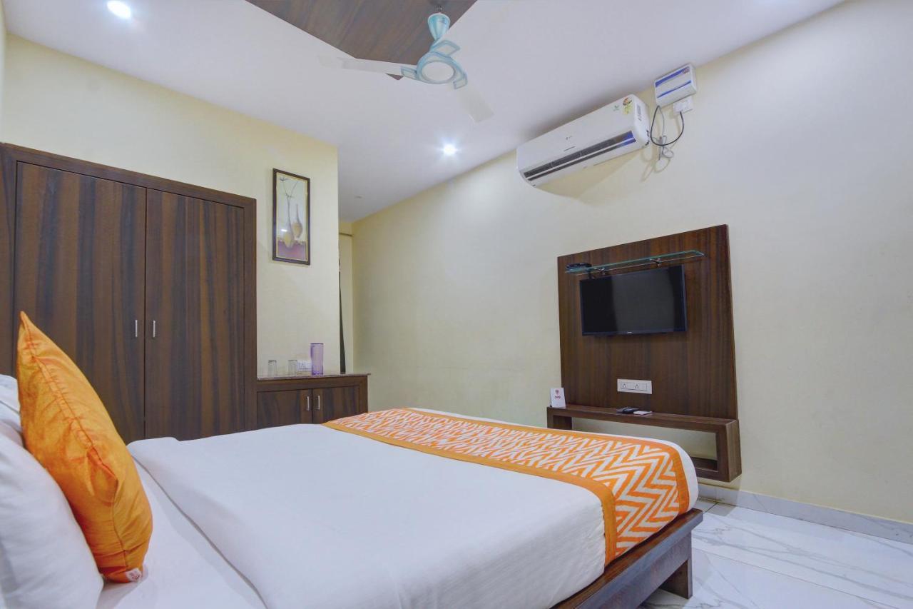Hotel Oyo 7627 Royal Plaza Hajdarabad Zewnętrze zdjęcie