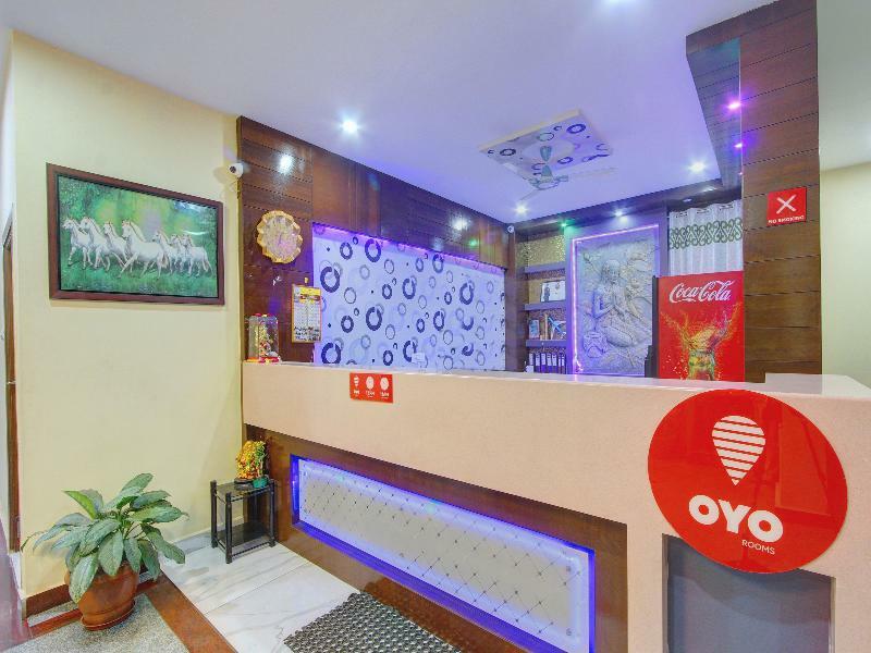 Hotel Oyo 7627 Royal Plaza Hajdarabad Zewnętrze zdjęcie
