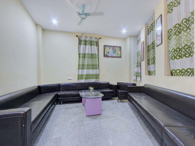 Hotel Oyo 7627 Royal Plaza Hajdarabad Zewnętrze zdjęcie